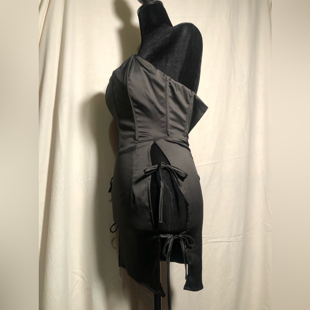 Satin Little Black - Picture 4 of 11